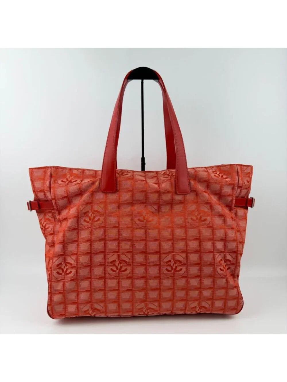 ★SOLD★ Chanel CC Logo New Travel Tote Red Nylon Vintage - Picture 3 of 15